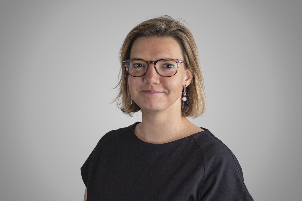 Fiona Burton Headshot